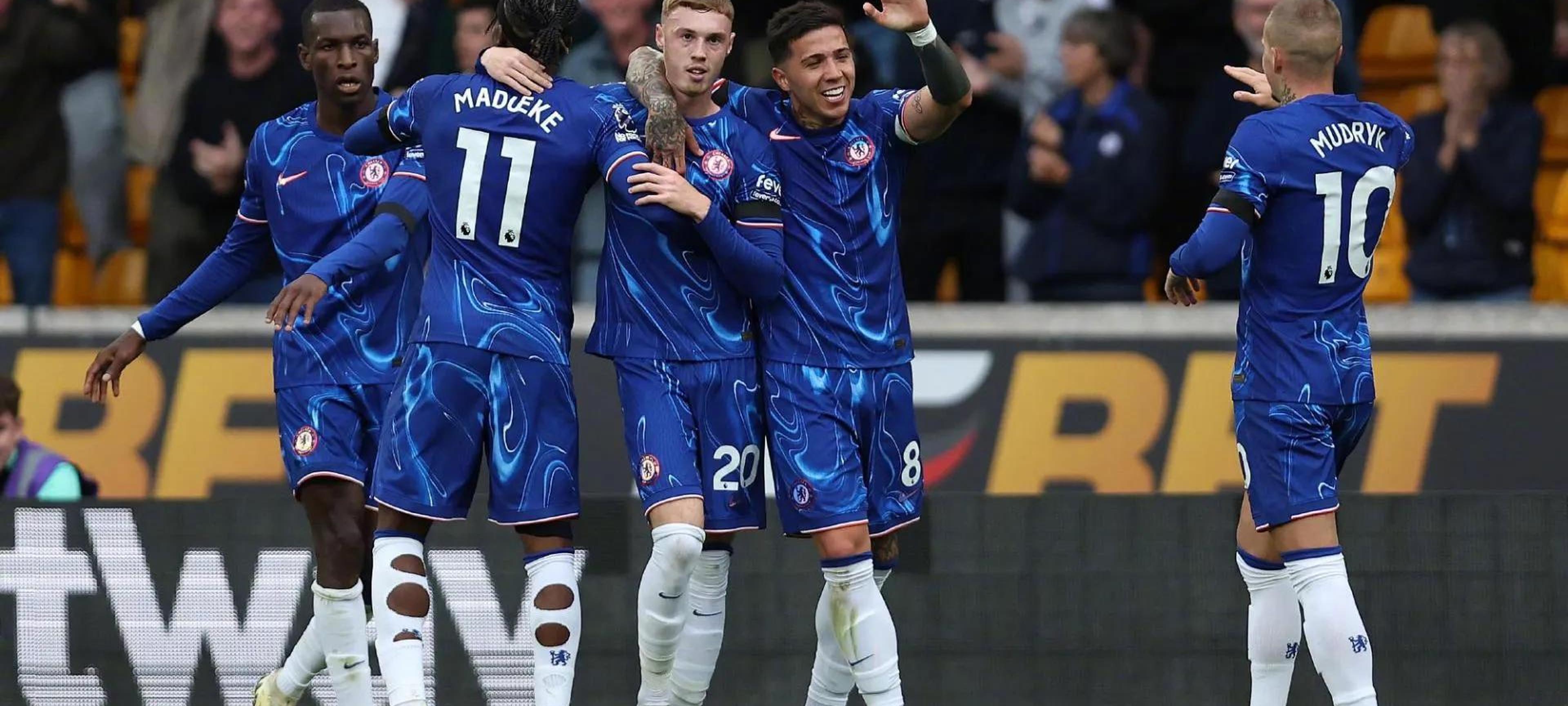 热门队伍遭遇黑马,比赛陷入悬念! 热门队伍遭遇黑马,比赛陷入悬念!