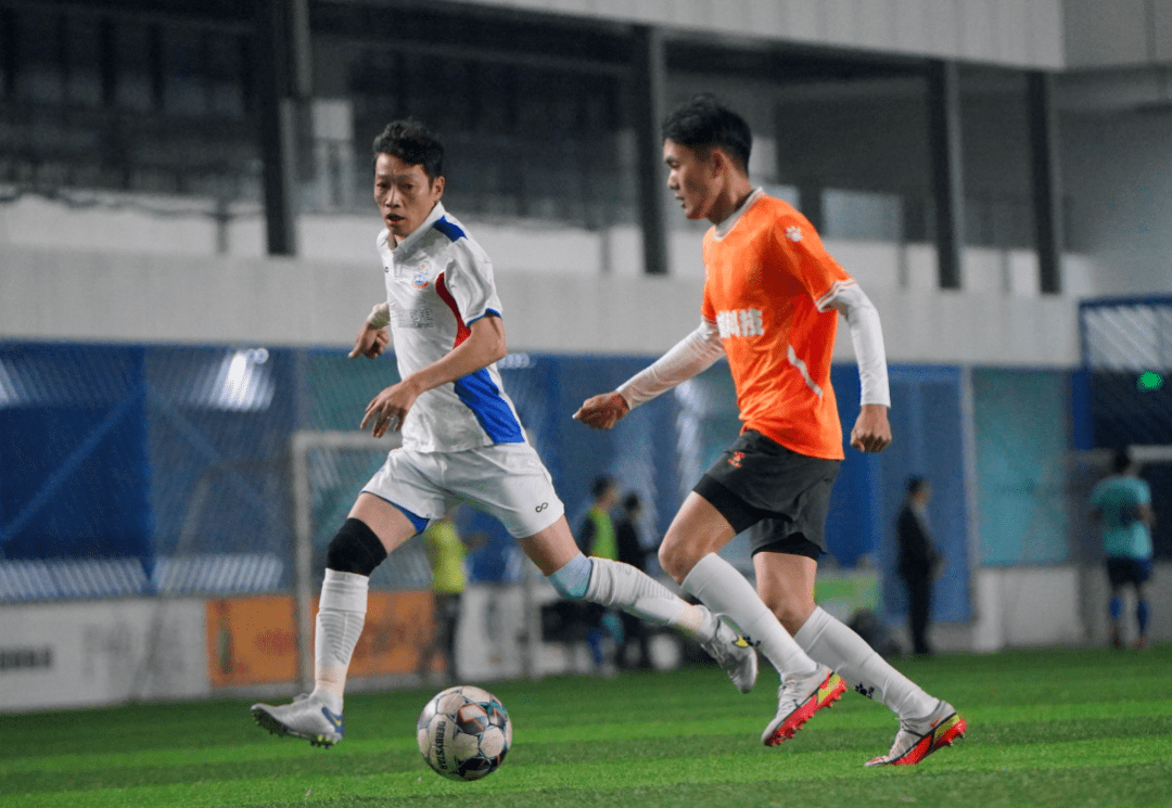 包含汉城FC首次晋级亚洲足球冠军赛四强的词条